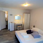 Irini Apartahotel 4*