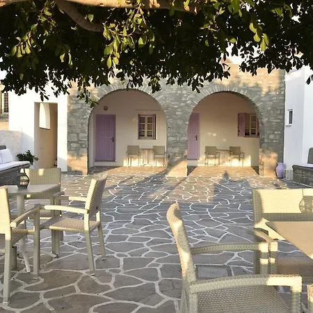Irini Naousa (Paros)