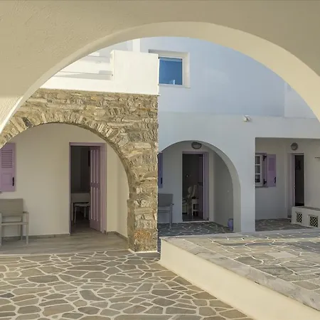 Aparthotel Irini 3*
