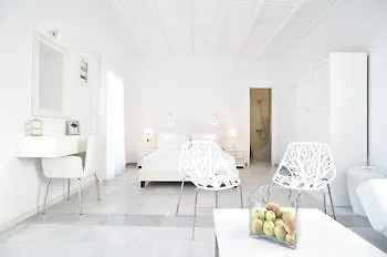 Irini 3* Naousa (Paros)