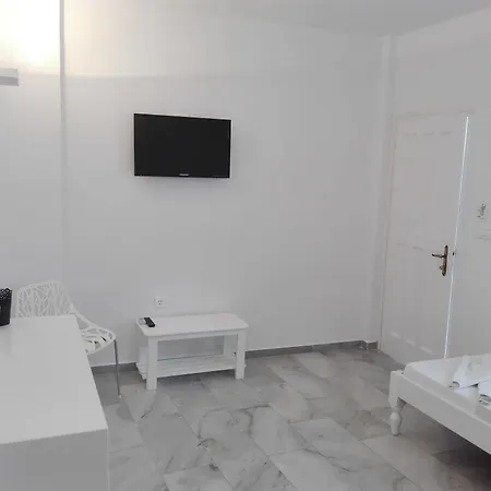 Irini Aparthotel