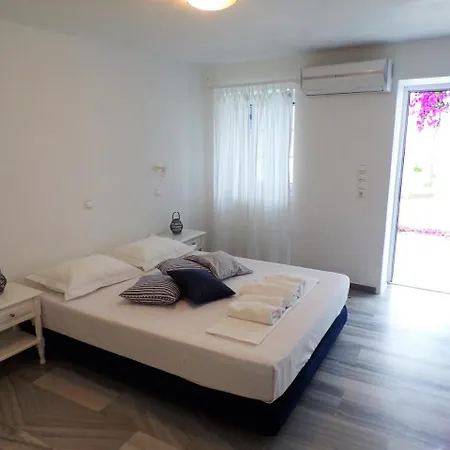 Irini Aparthotel Naousa (Paros)