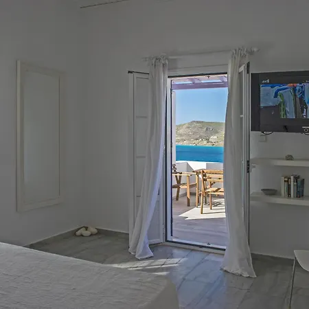 Ξενοδοχείο με διαμερίσματα Irini 4*