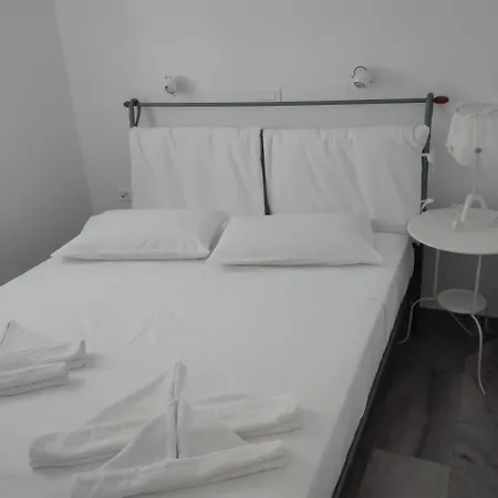 Irini 4* נאוסה