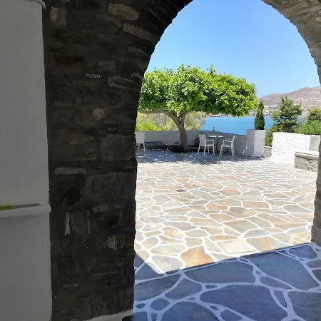 Irini Ξενοδοχείο με διαμερίσματα 4*