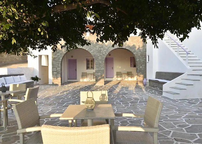 Irini Naousa (Paros)