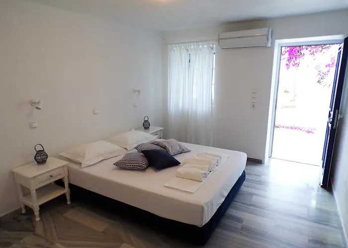 Irini Aparthotel Naousa (Paros)